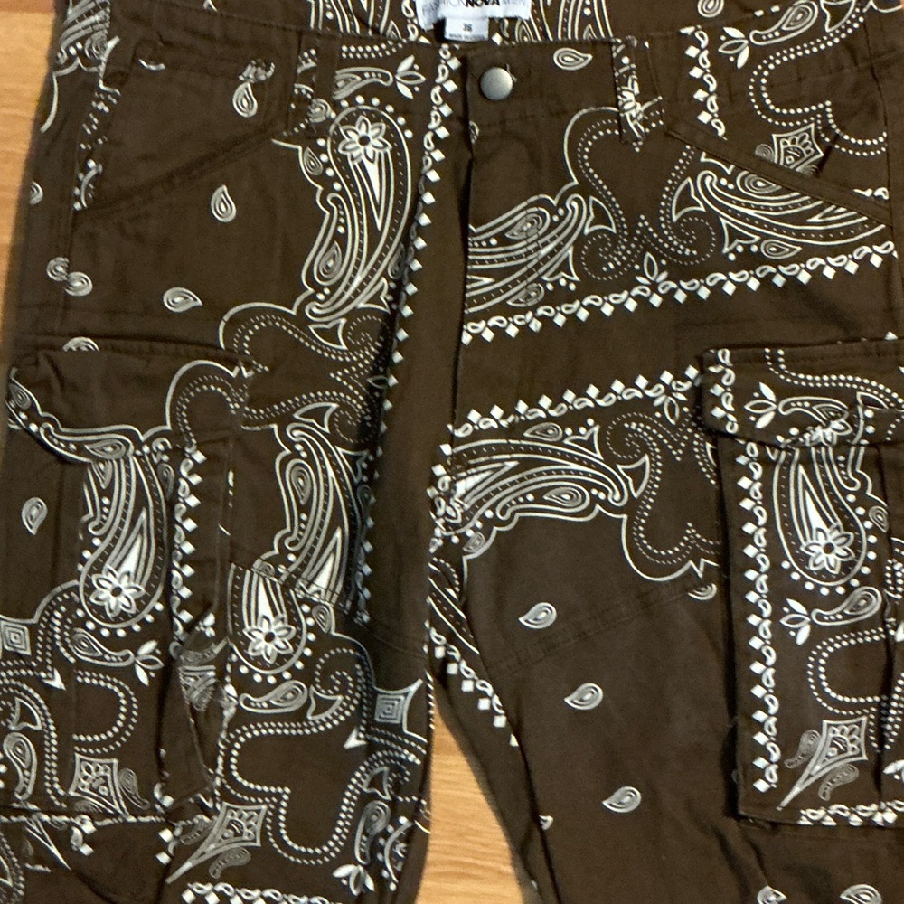 Fashion Nova Brown Paisley Men Jeans - Picture 3 of 7